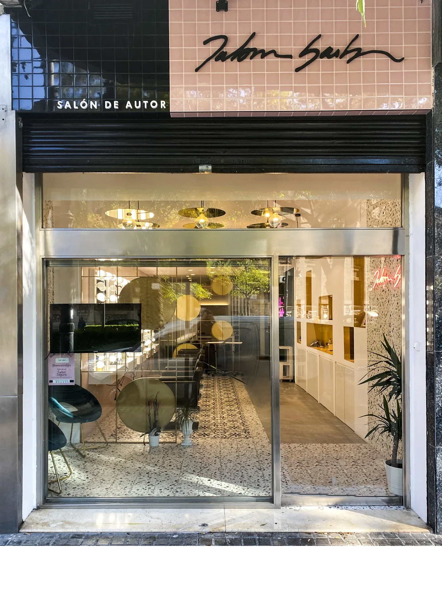Salón Paloma Barba: local comercial en Valencia. Vista 2.